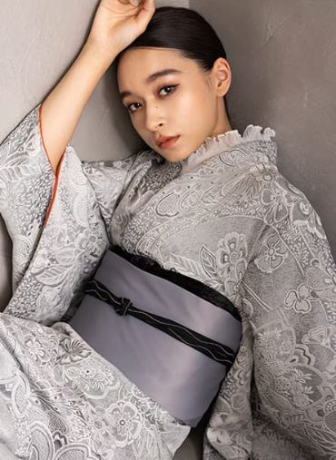 レースをアクセントに使った前撮りフォト