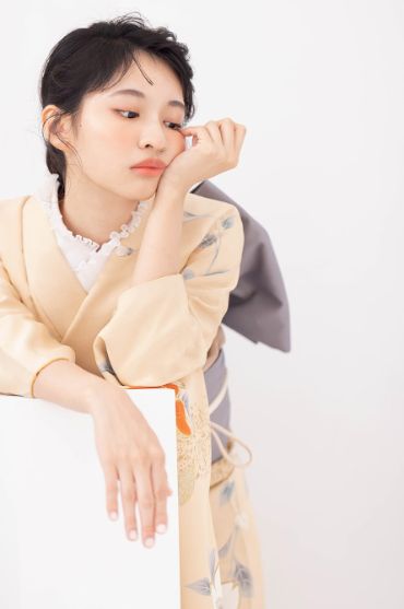 レースをアクセントに使った前撮りフォト